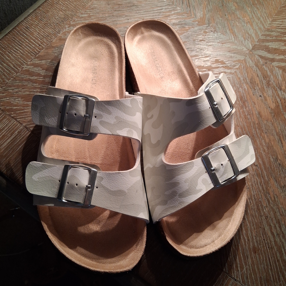 Womens Tamarack Sandals Size 11